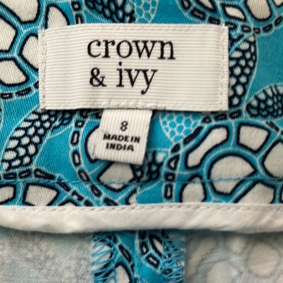 Crown & Ivy Short with Turtle Print Scalloped Hem Size 8 Like NEW condition - Picture 2 of 4